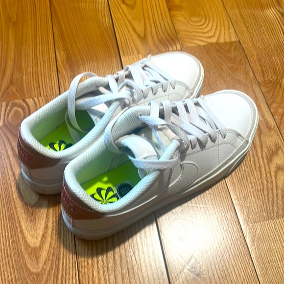 Nike court legacy shoe women’s 6 - Picture 2 of 4